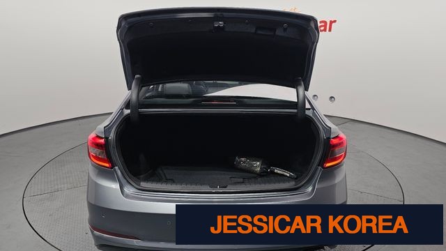 2016 Hyundai LF Sonata - Thumbnail 2