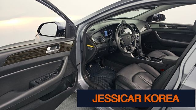 2016 Hyundai LF Sonata - Thumbnail 6