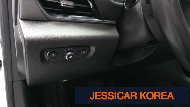 2021 Chevrolet Traverse - Thumbnail 9