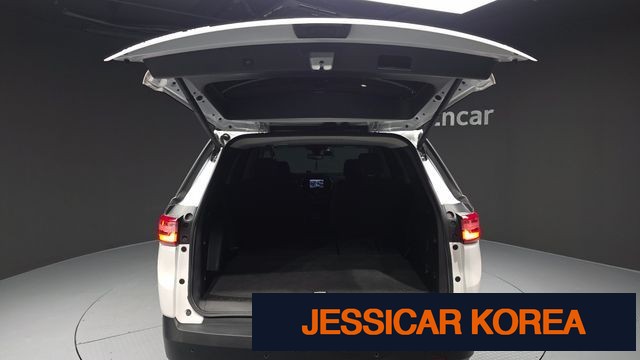 2021 Chevrolet Traverse - Thumbnail 14
