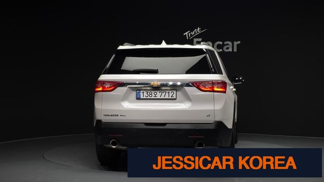 2021 Chevrolet Traverse - Thumbnail 19