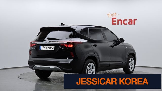2023 Kia Seltos - Thumbnail 3