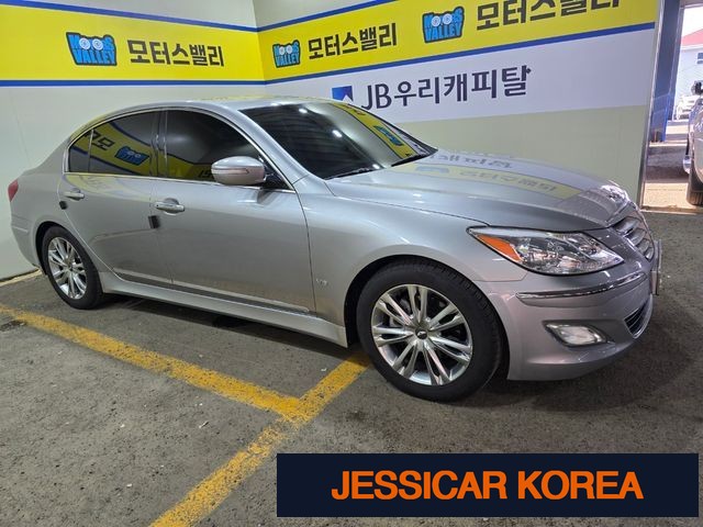 2012 Hyundai Genesis - Thumbnail 2