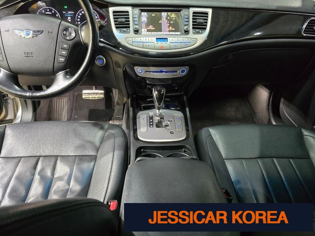 2012 Hyundai Genesis - Thumbnail 6