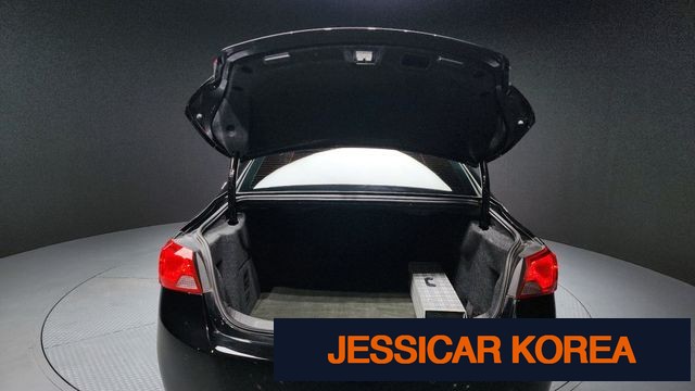 2016 Chevrolet Impala - Thumbnail 16