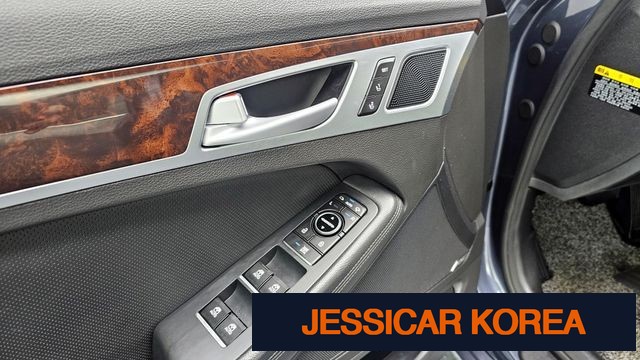 2016 Hyundai Genesis DH - Thumbnail 3