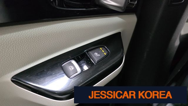 2021 Kia Carnival 4th Gen - Thumbnail 2