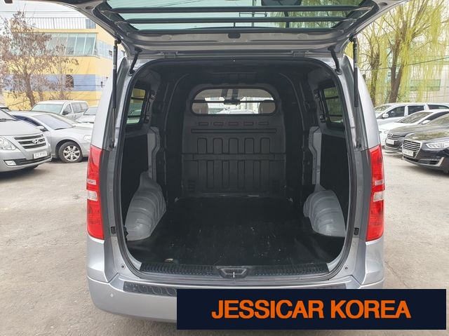 2017 Hyundai Grand Starex - Thumbnail 4