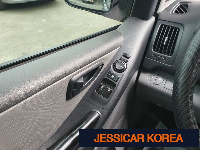 2017 Hyundai Grand Starex - Thumbnail 19