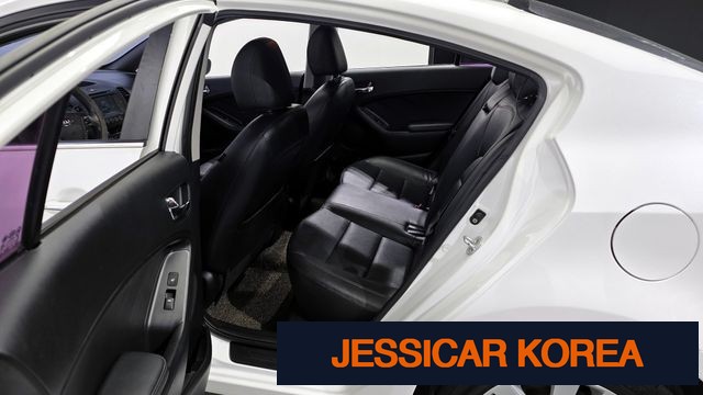 2015 Kia K3 - Thumbnail 3