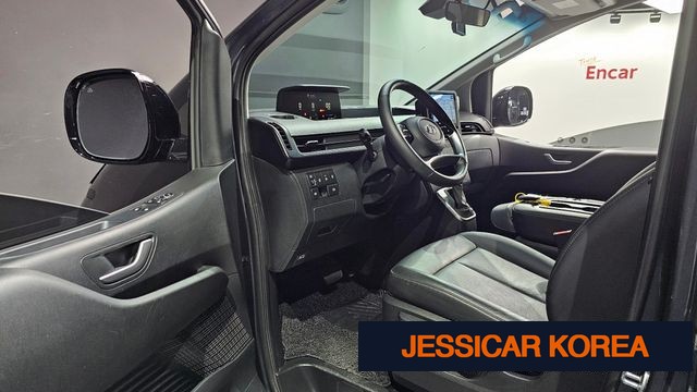 2023 Hyundai Staria - Thumbnail 3