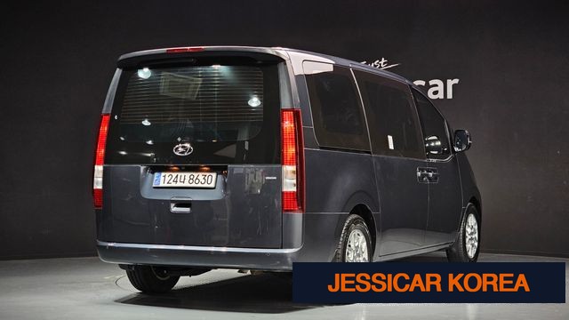 2023 Hyundai Staria - Thumbnail 4