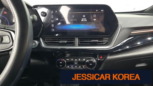 2025 Chevrolet Trax Crossover - Thumbnail 2