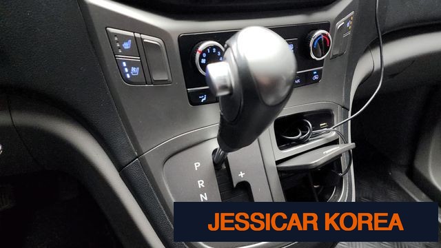 2021 Hyundai The New Grand Starex - Thumbnail 12