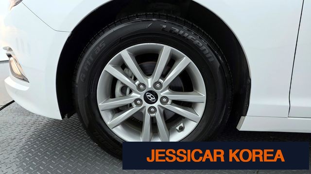 2015 Hyundai LF Sonata - Thumbnail 3