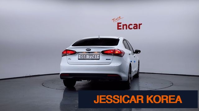 2018 Kia The New K3 - Thumbnail 8