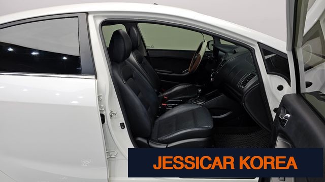 2015 Kia K3 - Thumbnail 6
