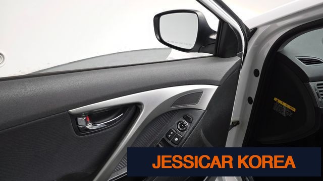2012 Hyundai Avante MD - Thumbnail 5