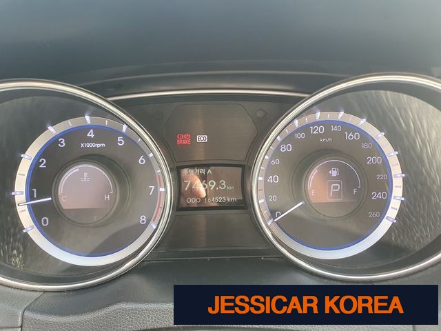 2010 Hyundai YF Sonata - Thumbnail 14