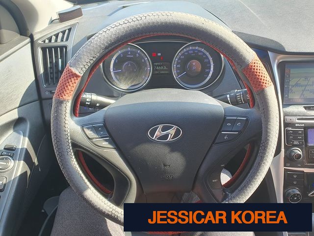 2010 Hyundai YF Sonata - Thumbnail 16