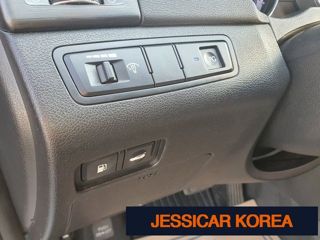 2010 Hyundai YF Sonata - Thumbnail 19