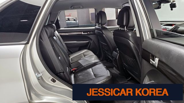 2012 Kia Sorento R - Thumbnail 10