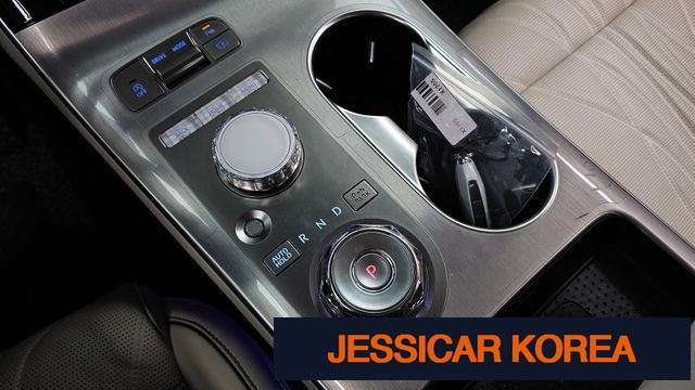 2025 Genesis GV70 - Thumbnail 2