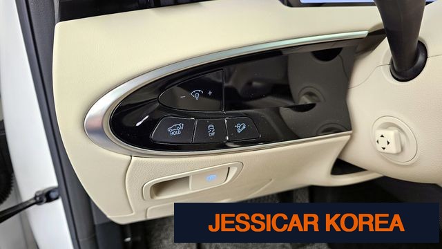 2025 Genesis GV70 - Thumbnail 7