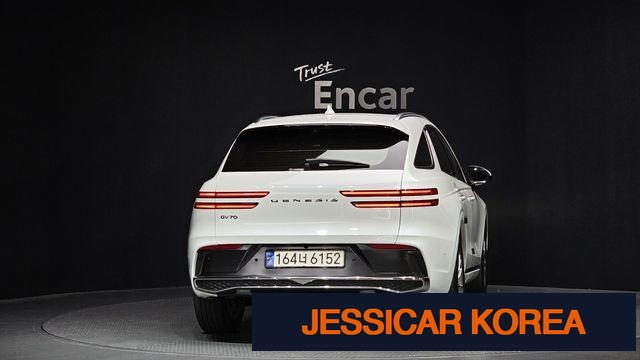 2025 Genesis GV70 - Thumbnail 8