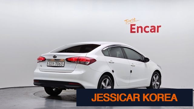 2018 Kia The New K3 - Thumbnail 8