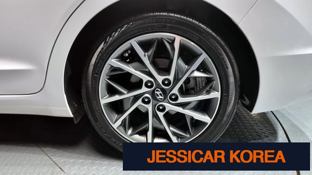 2019 Hyundai The New Avante AD - Thumbnail 5