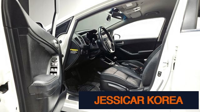 2018 Kia The New K3 - Thumbnail 19