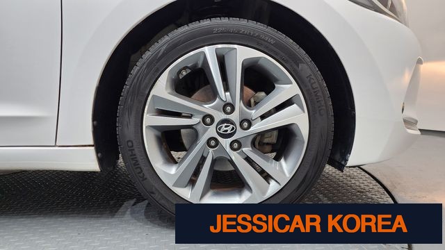 2018 Hyundai Avante AD - Thumbnail 8