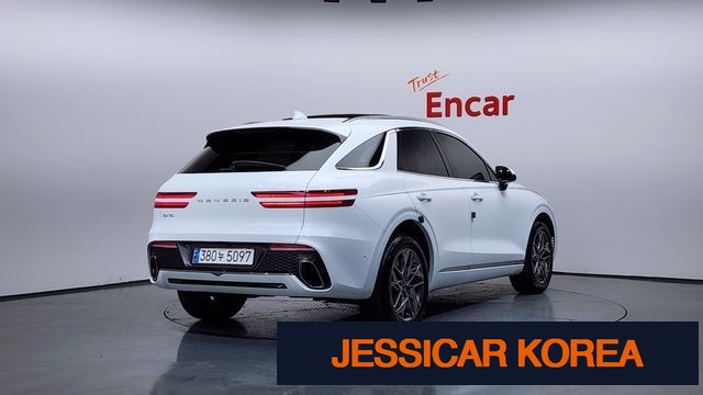 2023 Genesis GV70 - Thumbnail 16