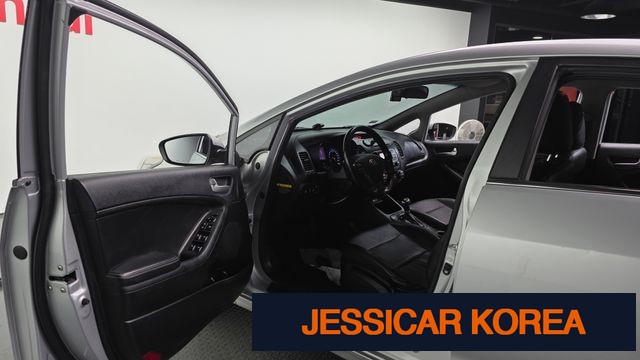2015 Kia K3 - Thumbnail 5