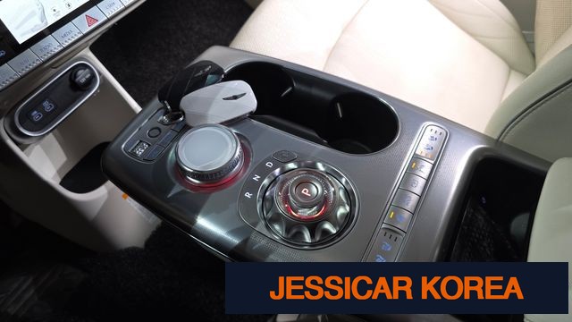 2022 Genesis GV60 - Thumbnail 4
