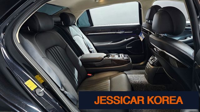 2021 Genesis G90 - Thumbnail 19