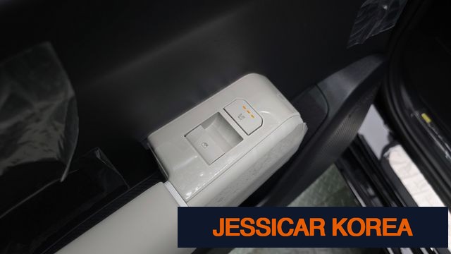 2026 Kia EV4 - Thumbnail 5