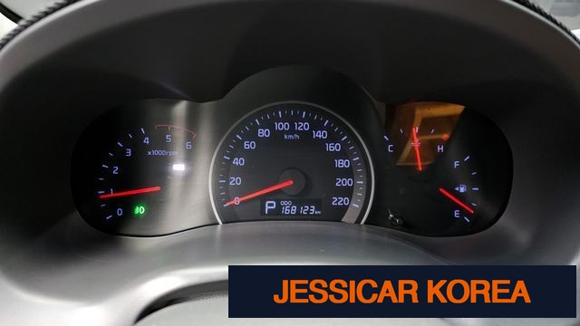 2013 Kia Carnival R - Thumbnail 3