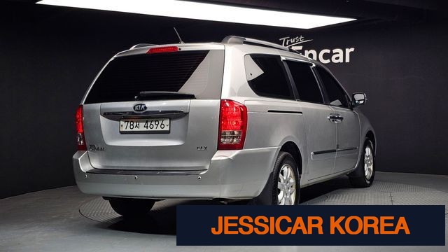 2013 Kia Carnival R - Thumbnail 6