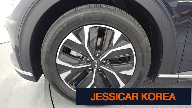 2022 Kia EV6 - Thumbnail 4