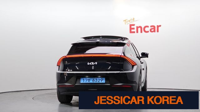 2022 Kia EV6 - Thumbnail 13
