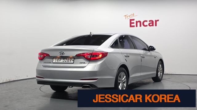 2015 Hyundai LF Sonata - Thumbnail 2