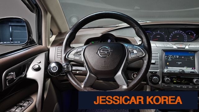 2016 KG Mobility Korando Turismo - Thumbnail 18
