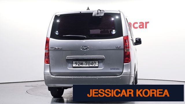 2016 Hyundai Grand Starex - Thumbnail 3