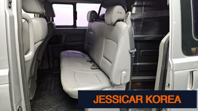 2016 Hyundai Grand Starex - Thumbnail 4