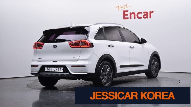 2017 Kia Niro - Thumbnail 2