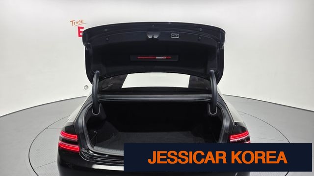 2022 Genesis G80 (RG3) - Thumbnail 16