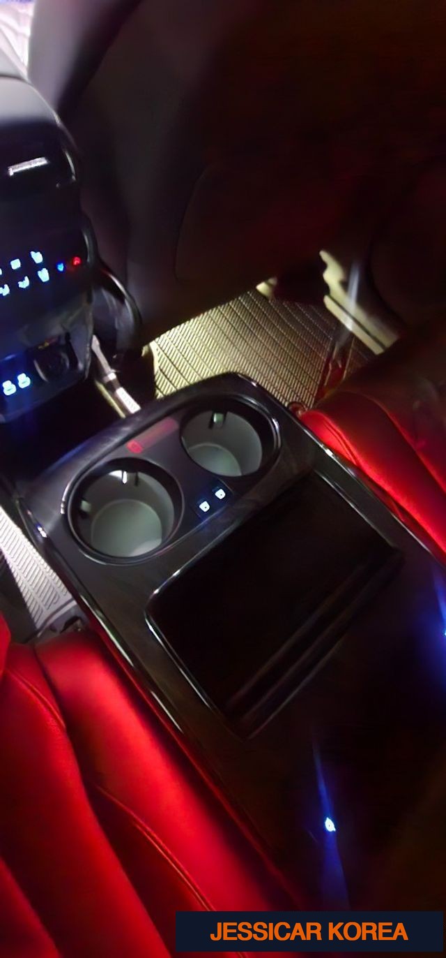 2025 Genesis GV80 - Thumbnail 2