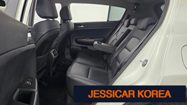 2021 Kia Sportage the bold - Thumbnail 3